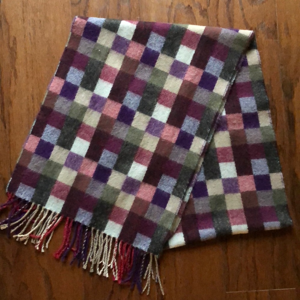 Purple checkered scarf.